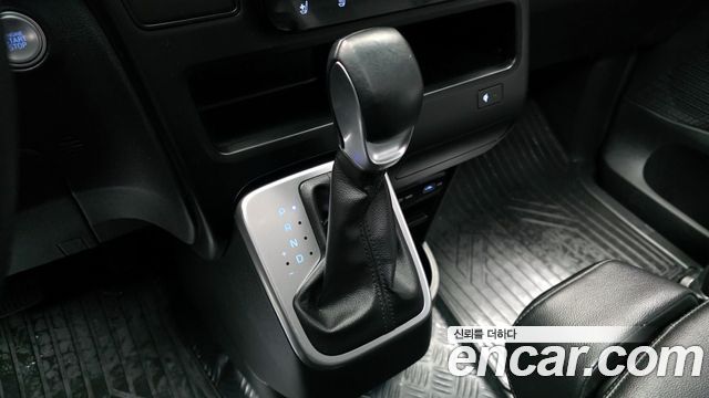 Hyundai Staria 4WD Tourer 11-Seater Modern 2022 — фото 9