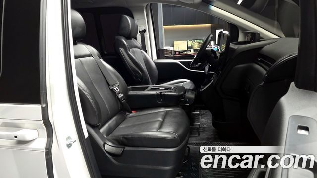 Hyundai Staria 4WD Tourer 11-Seater Modern 2022 — фото 11