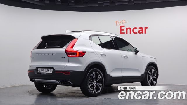 Volvo XC40 T4 Inscription 2020 — фото 2