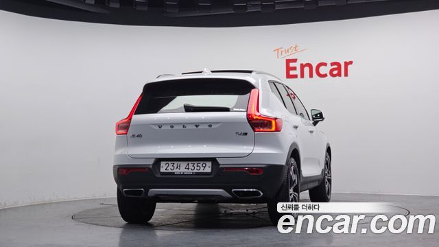 Volvo XC40 T4 Inscription 2020 — фото 4
