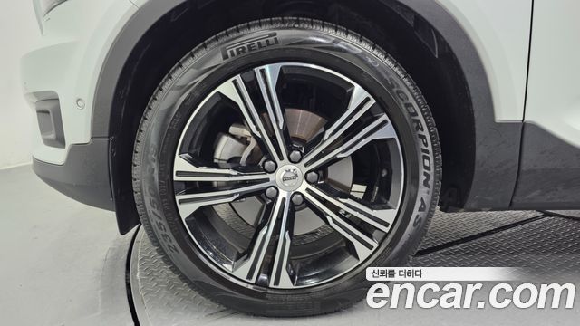 Volvo XC40 T4 Inscription 2020 — фото 5