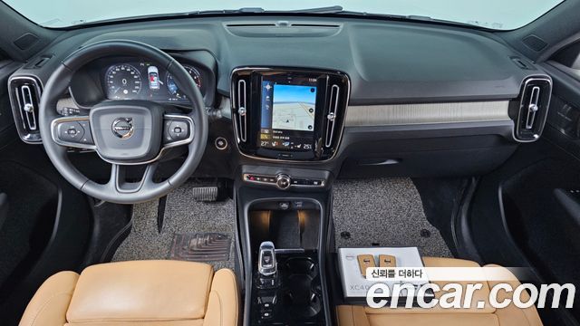 Volvo XC40 T4 Inscription 2020 — фото 7