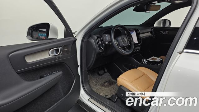 Volvo XC40 T4 Inscription 2020 — фото 10