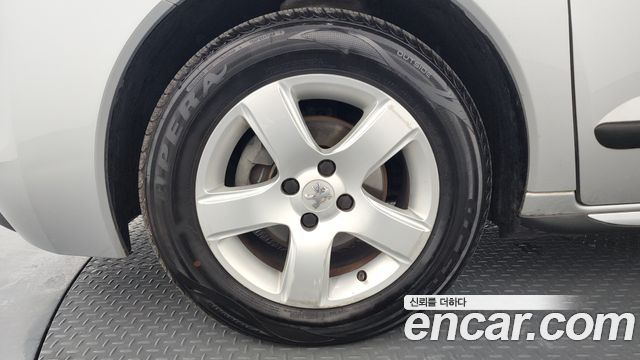 Peugeot 3008 1.6 e-HDi First Generation 2014 — фото 5