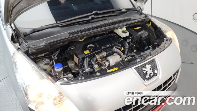 Peugeot 3008 1.6 e-HDi First Generation 2014 — фото 6