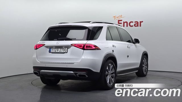 Mercedes-Benz GLE-Class (W167) GLE300d 4MATIC 2022 — фото 2