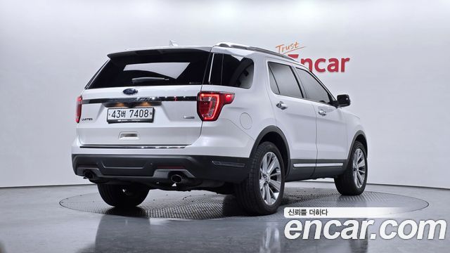 Ford Explorer 2.3 Limited 4WD 5th 2019 — фото 2