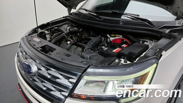 Ford Explorer 2.3 Limited 4WD 5th 2019 — фото 6