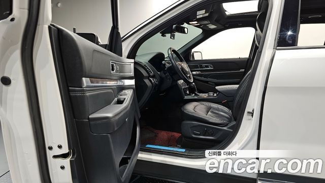 Ford Explorer 2.3 Limited 4WD 5th 2019 — фото 10
