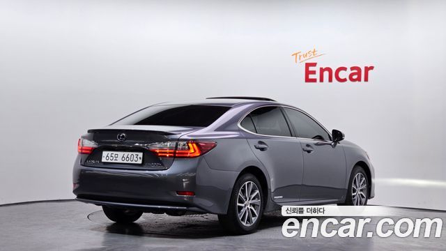 Lexus ES300h Supreme+ XV60 2018 — фото 2