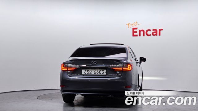 Lexus ES300h Supreme+ XV60 2018 — фото 4