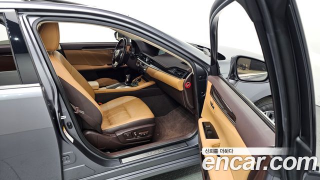 Lexus ES300h Supreme+ XV60 2018 — фото 11