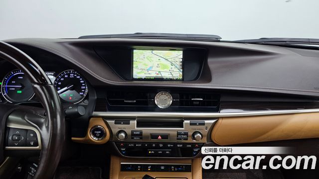 Lexus ES300h Supreme+ XV60 2018 — фото 14