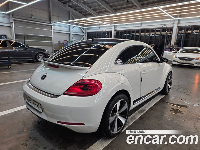 Volkswagen Beetle 2.0 TDI Premium 3rd 2014 — фото 2