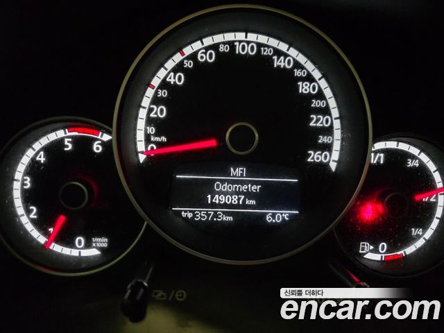 Volkswagen Beetle 2.0 TDI Premium 3rd 2014 — фото 8