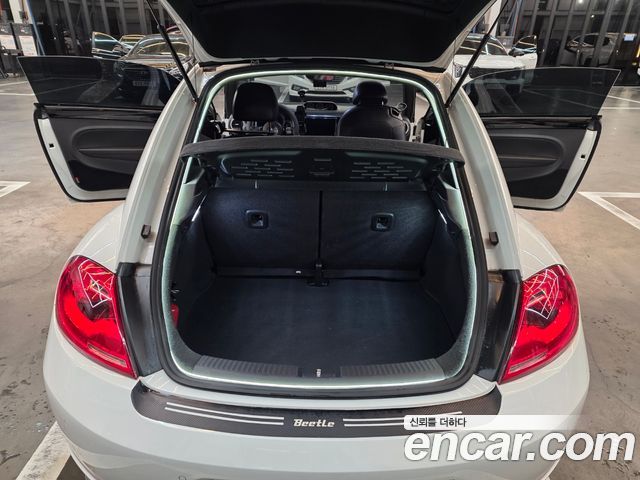 Volkswagen Beetle 2.0 TDI Premium 3rd 2014 — фото 19