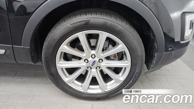 Ford Explorer 2.3 Limited 4WD 5th 2017 — фото 5