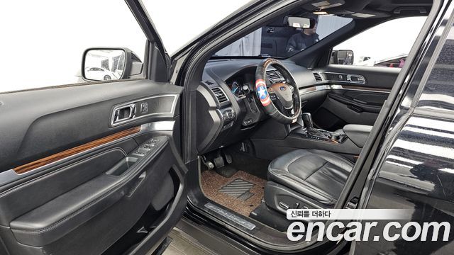 Ford Explorer 2.3 Limited 4WD 5th 2017 — фото 10