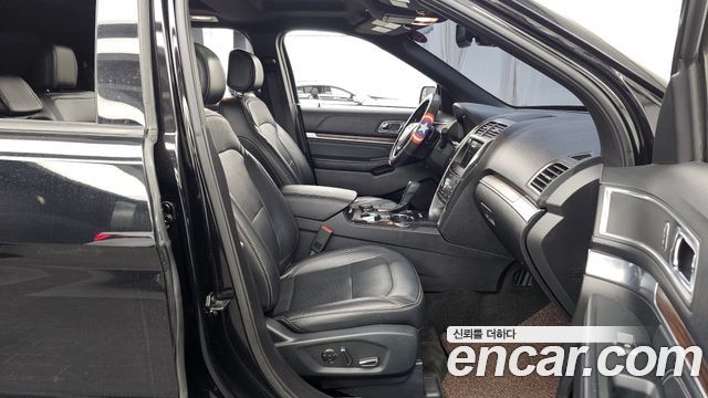 Ford Explorer 2.3 Limited 4WD 5th 2017 — фото 11