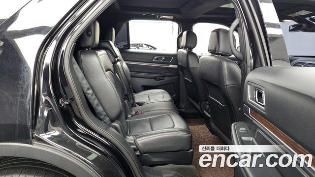 Ford Explorer 2.3 Limited 4WD 5th 2017 — фото 12