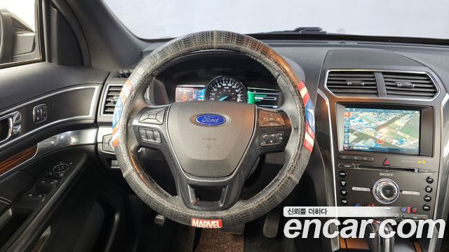 Ford Explorer 2.3 Limited 4WD 5th 2017 — фото 13