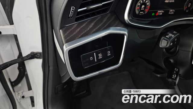 Audi A6 (C8) 45 TFSI Premium 2022 — фото 17