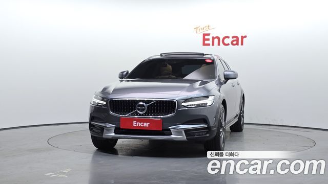 Volvo V90 Cross Country T5 Pro AWD 2019 — фото 3