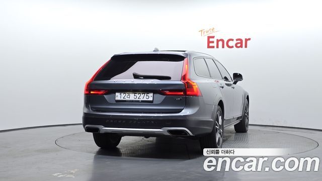 Volvo V90 Cross Country T5 Pro AWD 2019 — фото 4