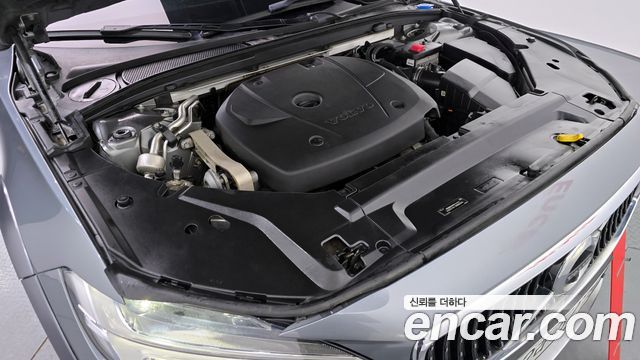 Volvo V90 Cross Country T5 Pro AWD 2019 — фото 6