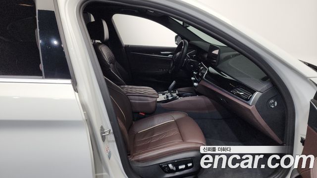 BMW 5 Series (G30) 530i M Sport Package 2022 — фото 15