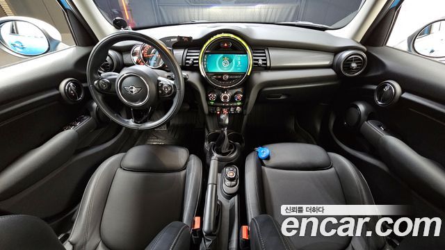 MINI Cooper 5Door Standard 3rd 2019 — фото 7