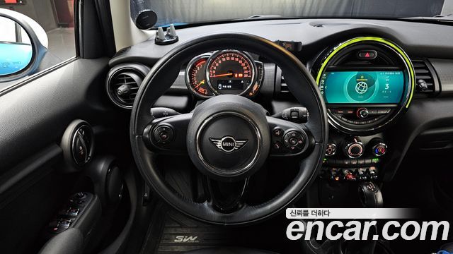 MINI Cooper 5Door Standard 3rd 2019 — фото 13