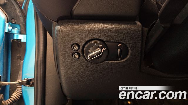 MINI Cooper 5Door Standard 3rd 2019 — фото 18