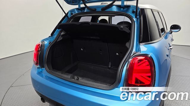 MINI Cooper 5Door Standard 3rd 2019 — фото 20