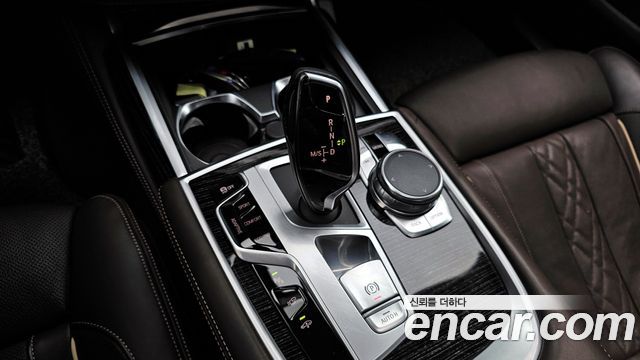 BMW 7 Series (G11) 740Li xDrive M Sport Package 2017 — фото 9