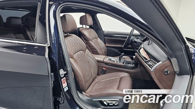 BMW 7 Series (G11) 740Li xDrive M Sport Package 2017 — фото 16
