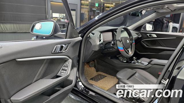 BMW 1 Series (F40) 120i Sports 2022 — фото 15
