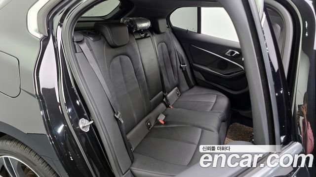 BMW 1 Series (F40) 120i Sports 2022 — фото 16