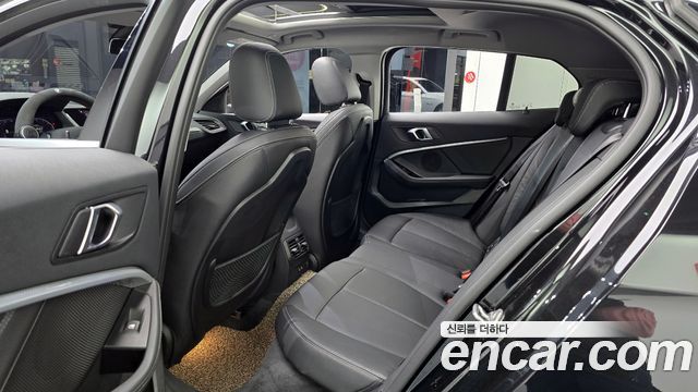 BMW 1 Series (F40) 120i Sports 2022 — фото 17