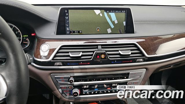 BMW 7 Series (G11) 740Li xDrive 2016 — фото 14