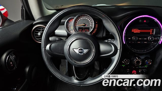 MINI Cooper D Standard 3rd 2015 — фото 13
