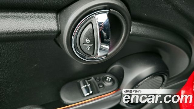 MINI Cooper D Standard 3rd 2015 — фото 16