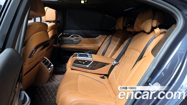 BMW 7 Series (G11) 730d xDrive Design Pure Excellence 2020 — фото 12