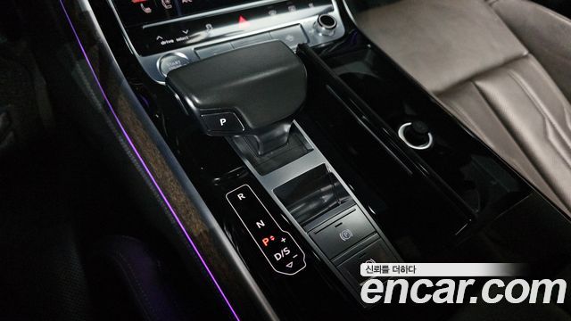 Audi A8 (D5) 55 TFSI Quattro LWB 2018 — фото 9