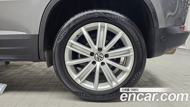 Volkswagen Tiguan 2.0 TDI  Premium 5N 2013 — фото 5
