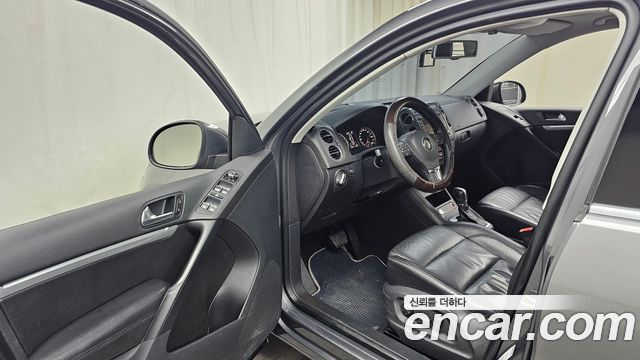 Volkswagen Tiguan 2.0 TDI  Premium 5N 2013 — фото 10