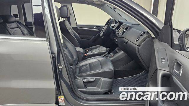 Volkswagen Tiguan 2.0 TDI  Premium 5N 2013 — фото 11
