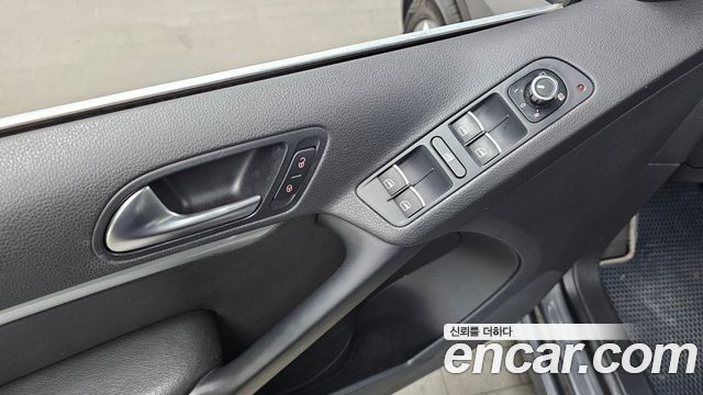 Volkswagen Tiguan 2.0 TDI  Premium 5N 2013 — фото 14