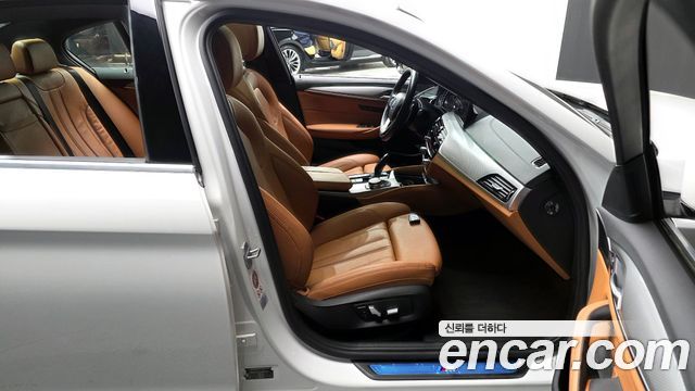 BMW 5 Series (G30) 520d M Sport Special Edition 2018 — фото 11