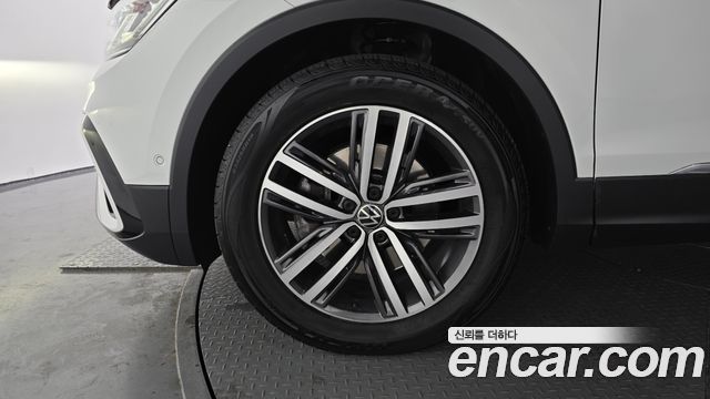 Volkswagen Tiguan Allspace 2.0 TSI Prestige 2022 — фото 5